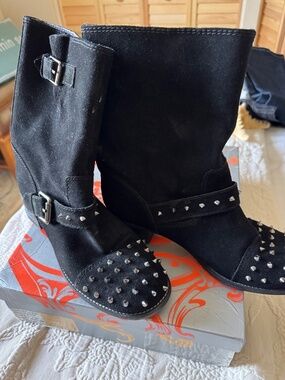 Kelsey Dagger Ranger Moto boots black suede silver studs 9M